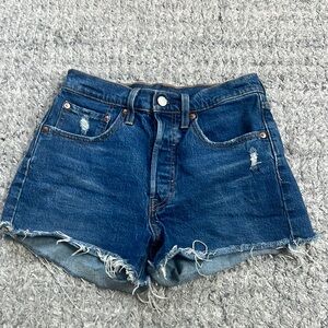 Levis 501 women’s jean shorts size 26